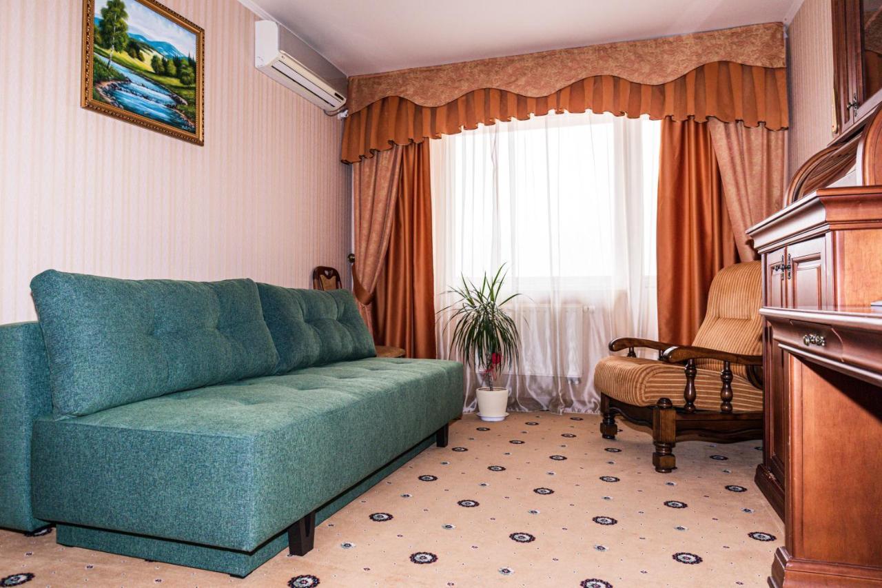 Olymp Hotel Ujhorod Exterior foto